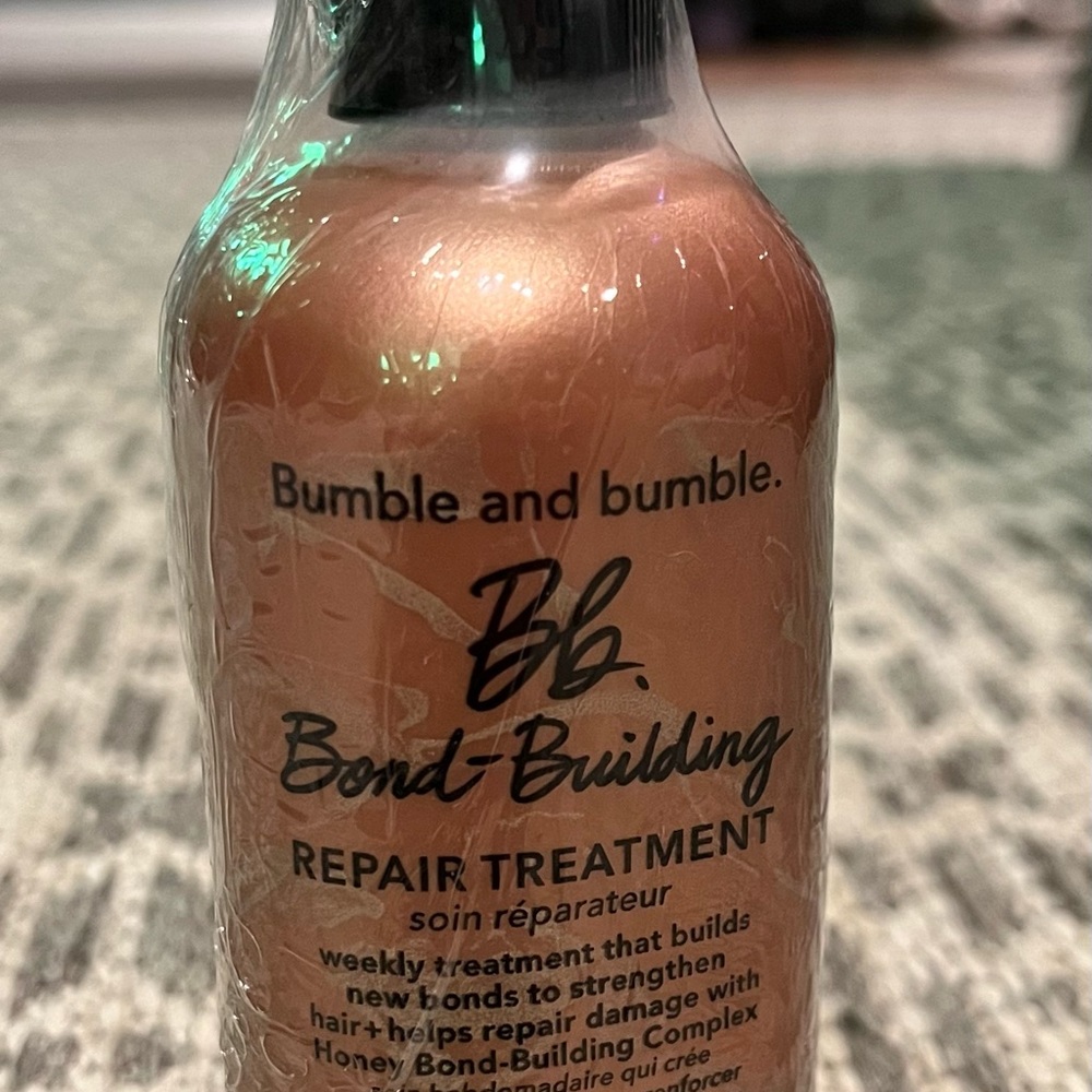 Bumble and bumble bond building hair repair treatment 4.2 fl Oz bottle